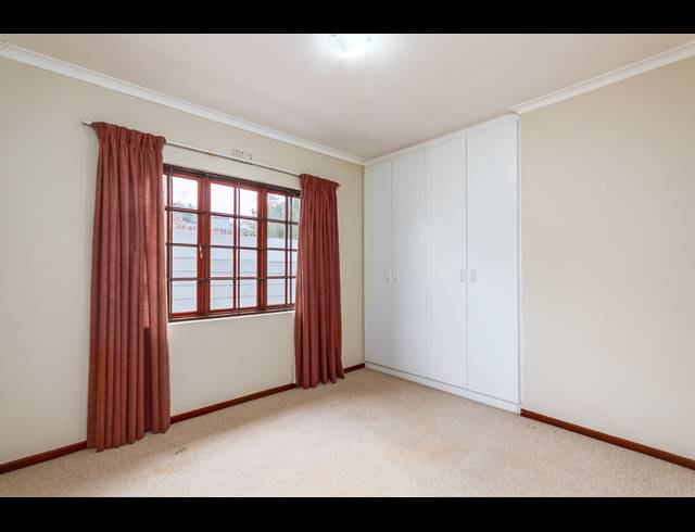 4 BEDROOM HOUSE FOR SALE IN BLOUBERG SANDS